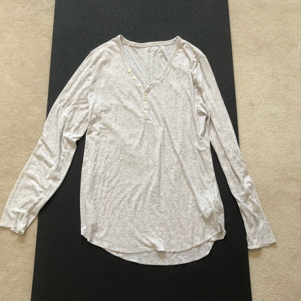 ⭐️ (3 for $30) GapBody Henley Tee